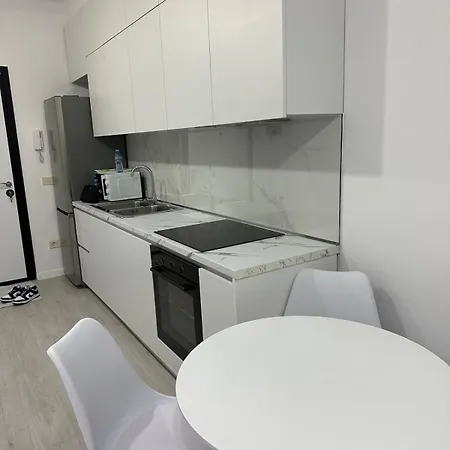 M's Apartment-cozy Getaway In The Heart Of The Apartmán Tirana