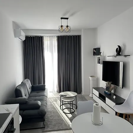 Apartamento M's Apartment-cozy Getaway In The Heart Of The Tirana