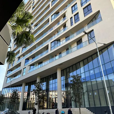 M's Apartment-cozy Getaway In The Heart Of The Apartamento Tirana