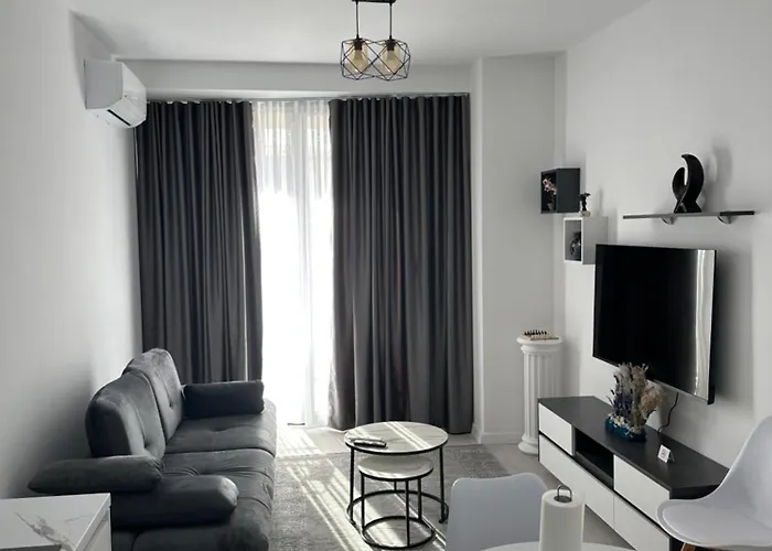 Apartamento M's Apartment-cozy Getaway In The Heart Of The Tirana