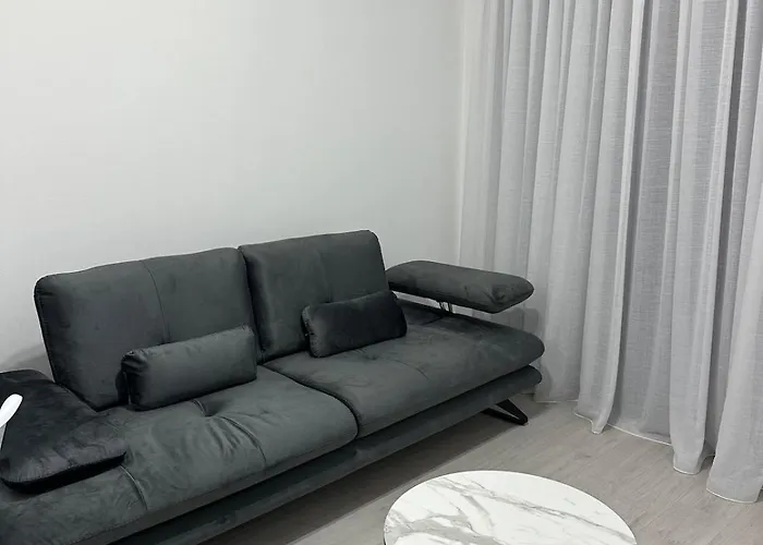 Lägenhet M's Apartment-cozy Getaway In The Heart Of The *