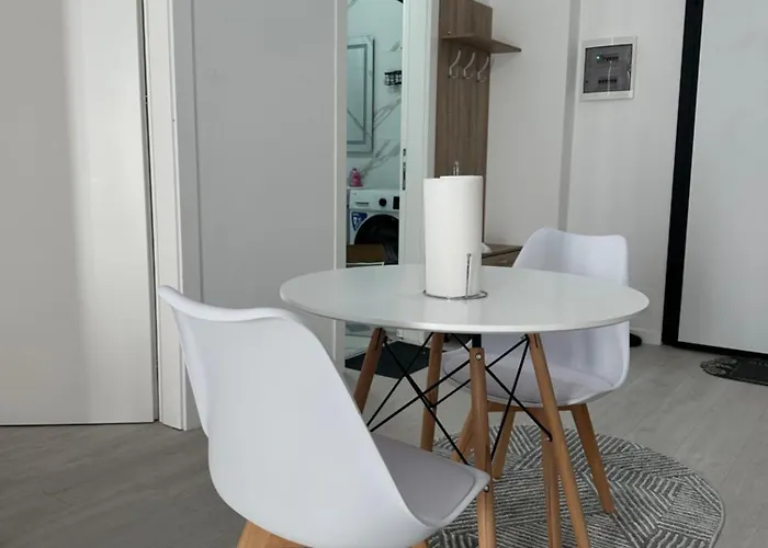 M's Apartment-cozy Getaway In The Heart Of The